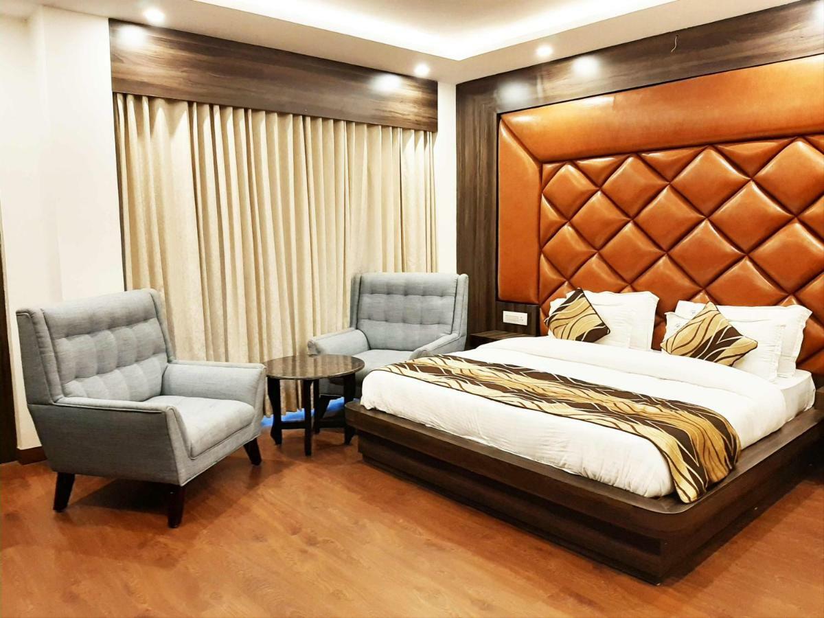 Hotel Trinity Heights McLeod Ganj Exteriör bild