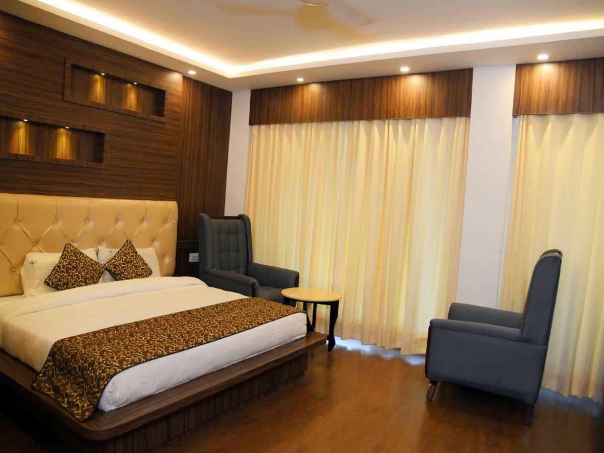 Hotel Trinity Heights McLeod Ganj Exteriör bild