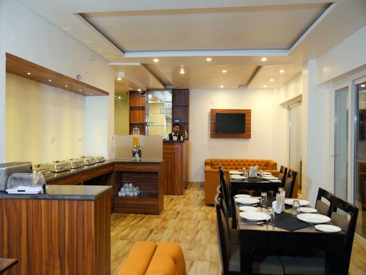 Hotel Trinity Heights McLeod Ganj Exteriör bild