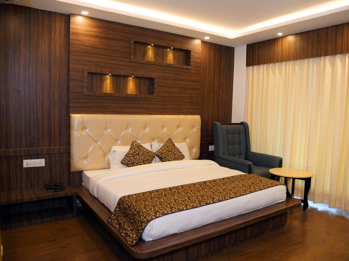 Hotel Trinity Heights McLeod Ganj Exteriör bild