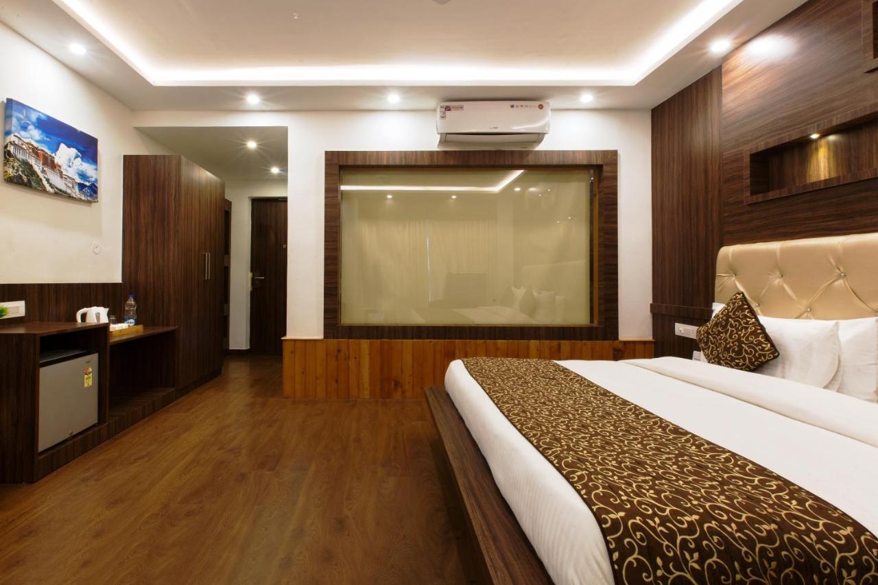 Hotel Trinity Heights McLeod Ganj Exteriör bild