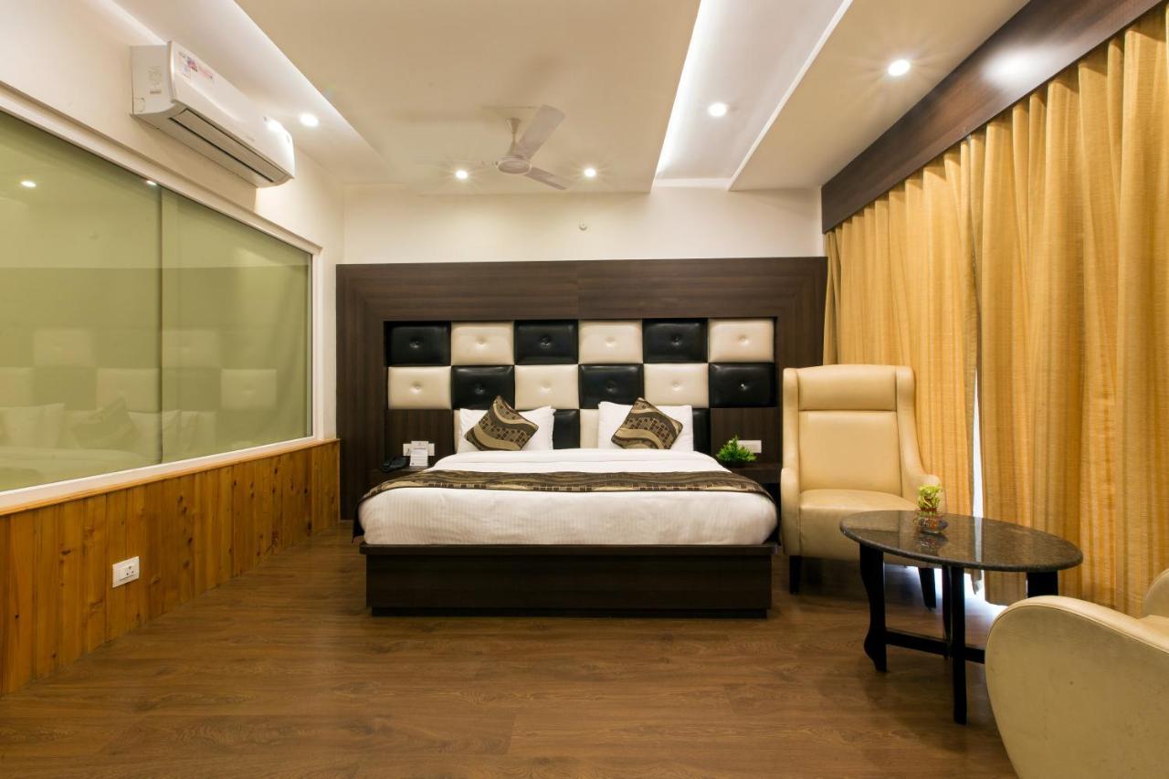 Hotel Trinity Heights McLeod Ganj Exteriör bild